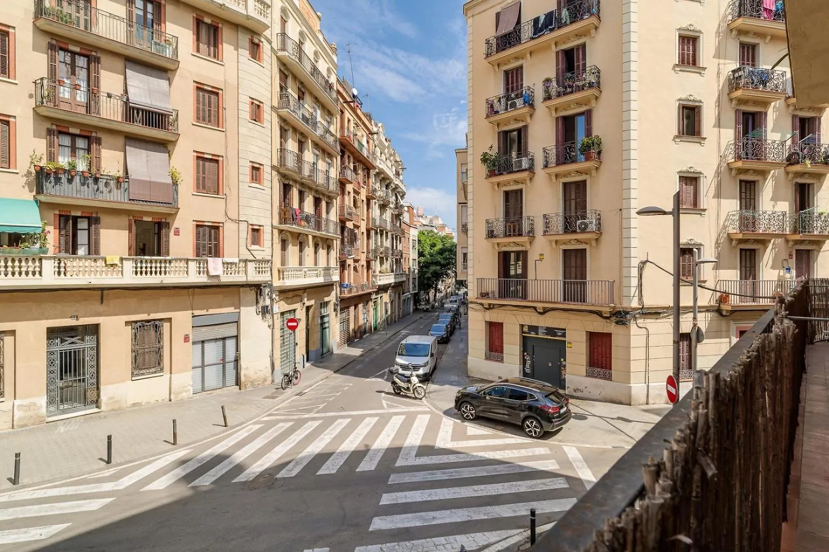 Guestready - Bright Apartment With Balcony Barcelona